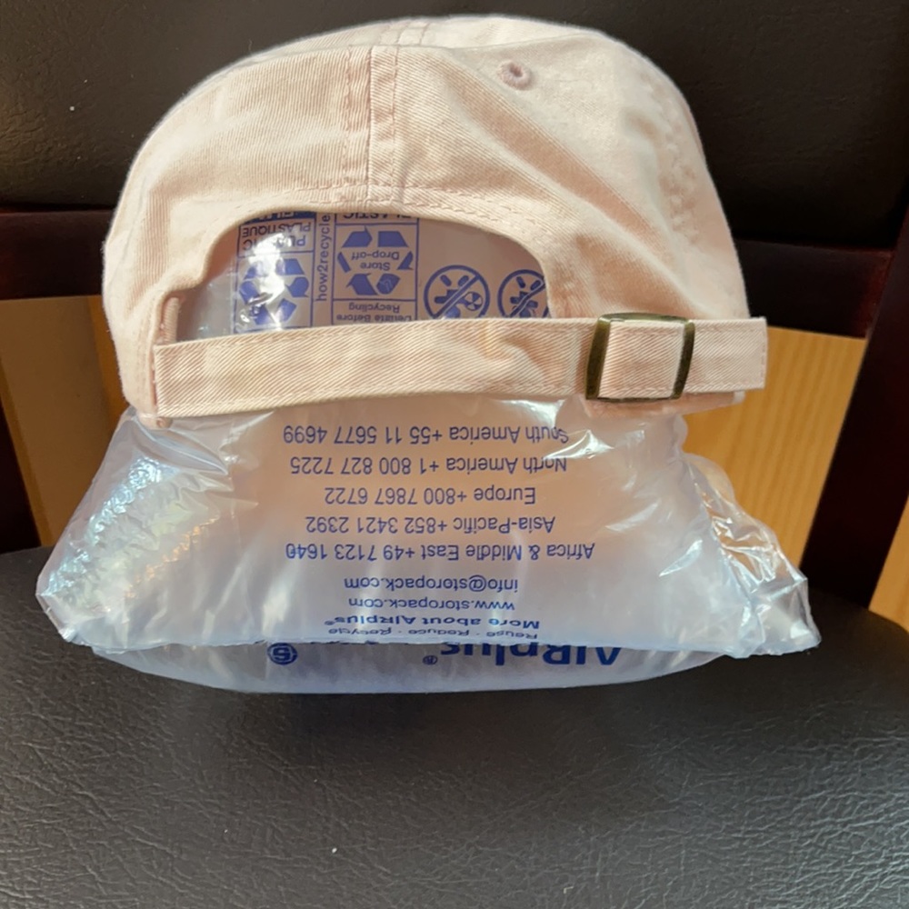 Women’s CUBS baseball cap. Size XS - Picture 2 of 4